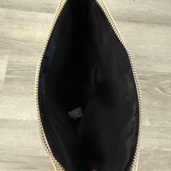 VERSACE Authentic NWOT Black and Gold Parfume Clutch/Bag - Picture 12 of 15